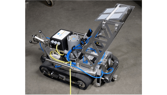 Figure 1. Blade crawling robot