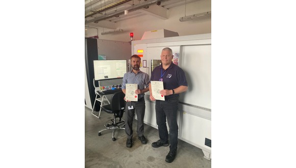 Alan Clarke (left) and Carl Forrest (right) with their recently awarded Level 2 Aerospace certificates